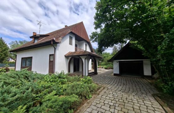 Kelebija, velika porodična vikend kuća sa potkrovljem!