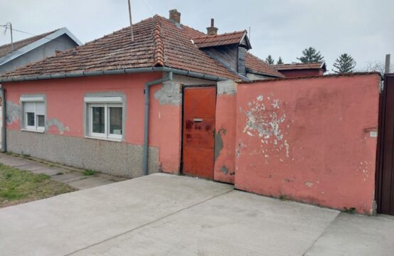 Gat, prizemna dvojna kuća!