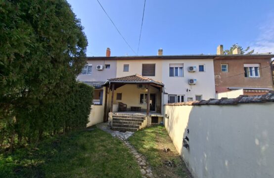 Kertvaroš, kuća u nizu na tri etaže!