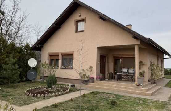Ljutovo, porodična kuća.