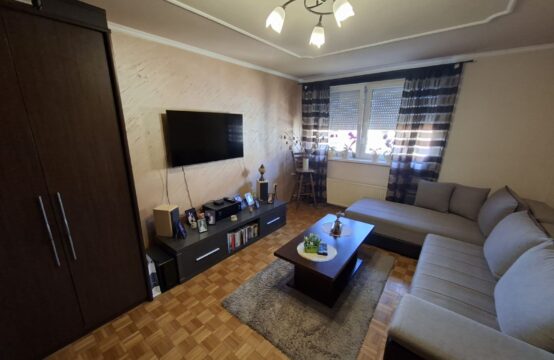 Prozivka, useljiv dvosoban stan!