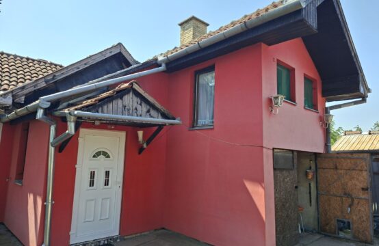 Srpski šor, trosobna kuća sa potkrovljem!