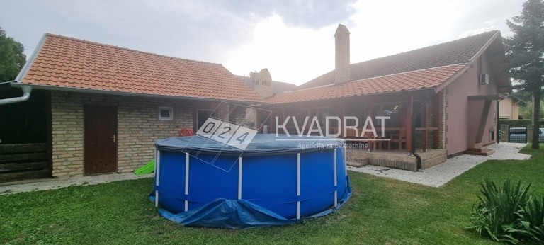 Aleksandrovo, prizemna kuća sa potkrovljem!