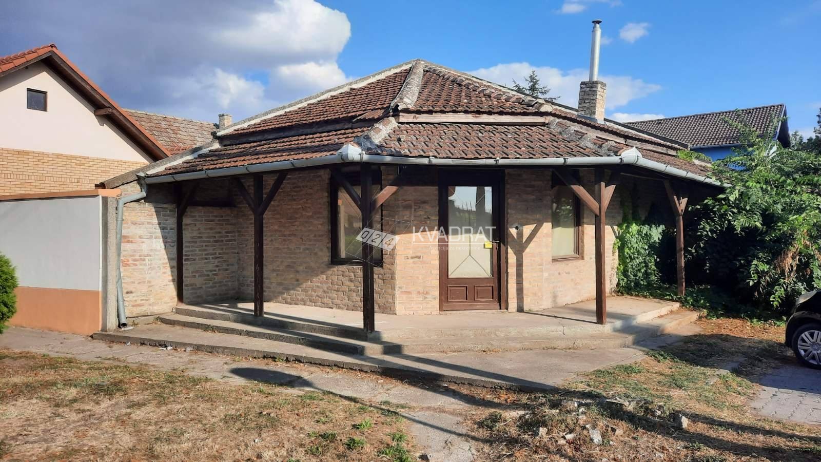 Novo selo, prizemna samostalna kuća i spratnica!
