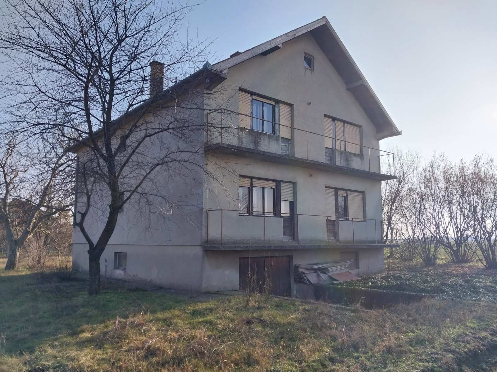 Novi Žednik, spratna porodična kuća!