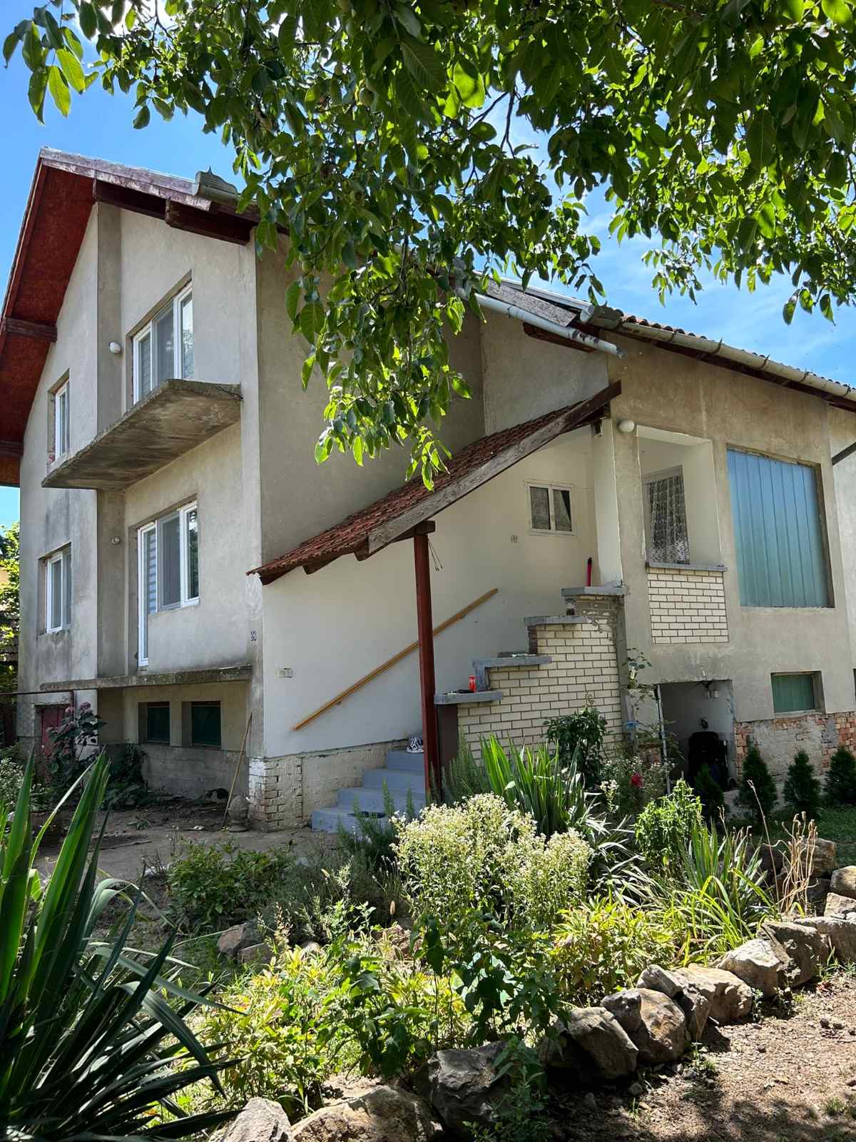 Novi Žednik, velika kuća-spratnica!