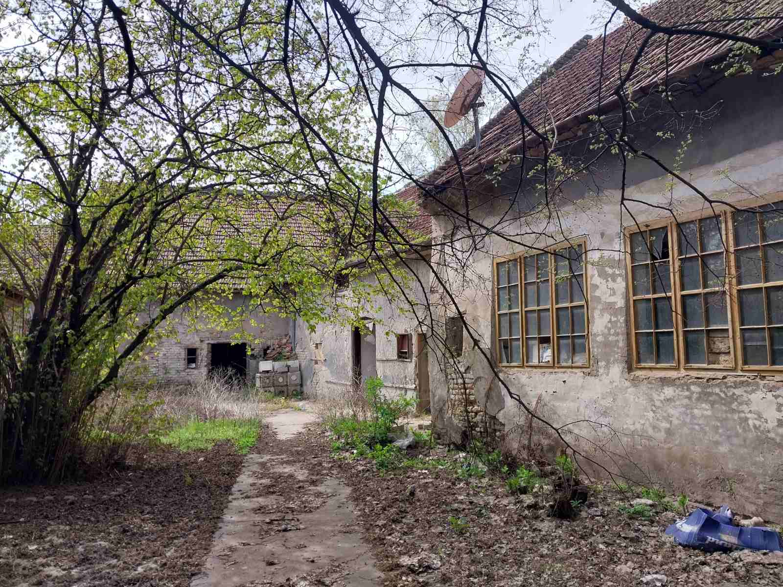Centar, deo kuće u zajedničkom dvorištu!