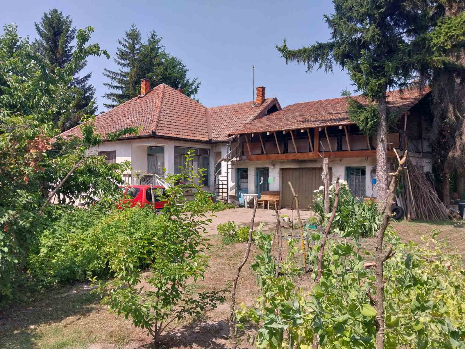 Bajnat, Samostalna kuća sa VELIKOM PARCELOM!