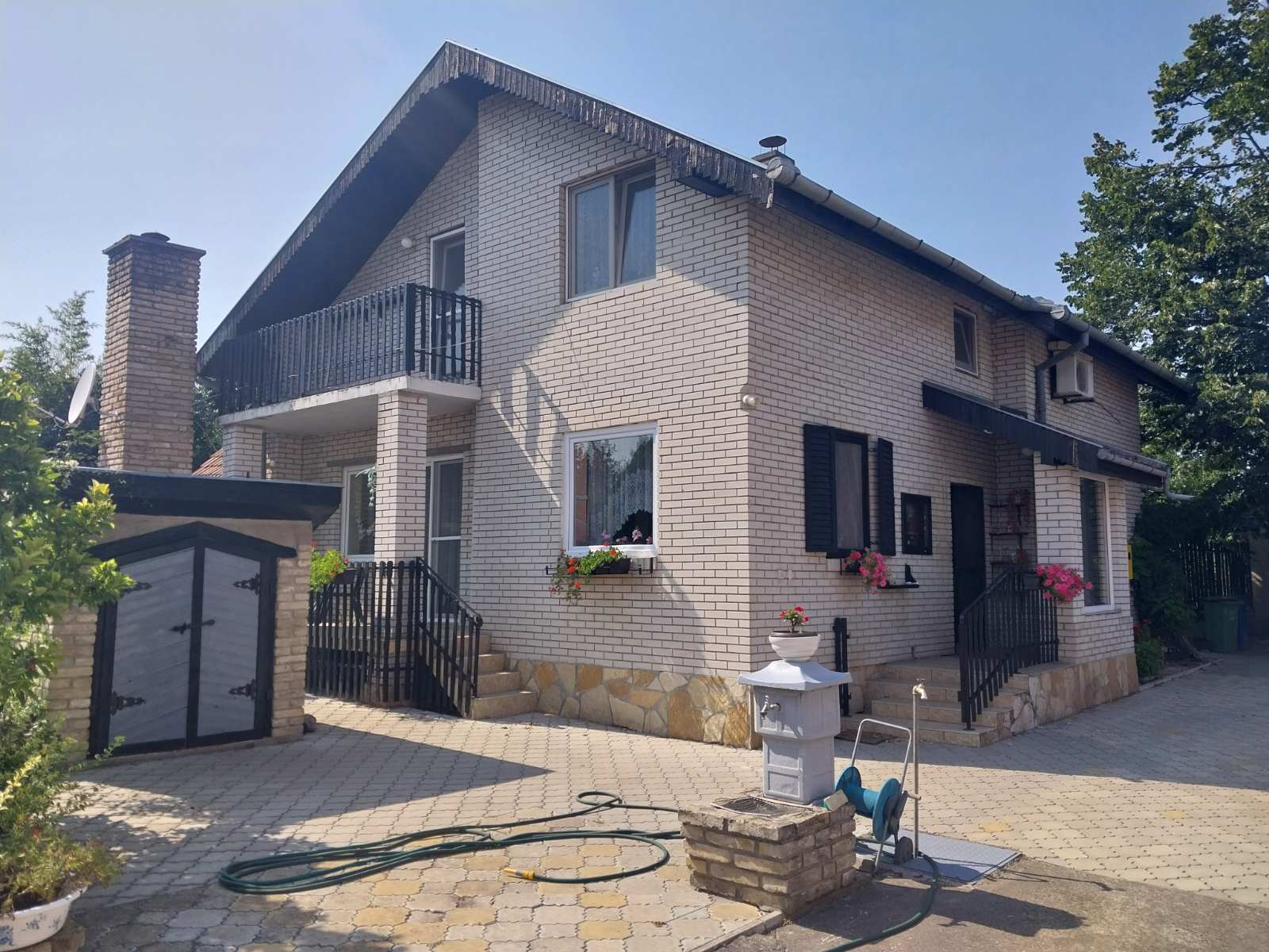 Novo selo, samostalna kuća sa potkrovljem!
