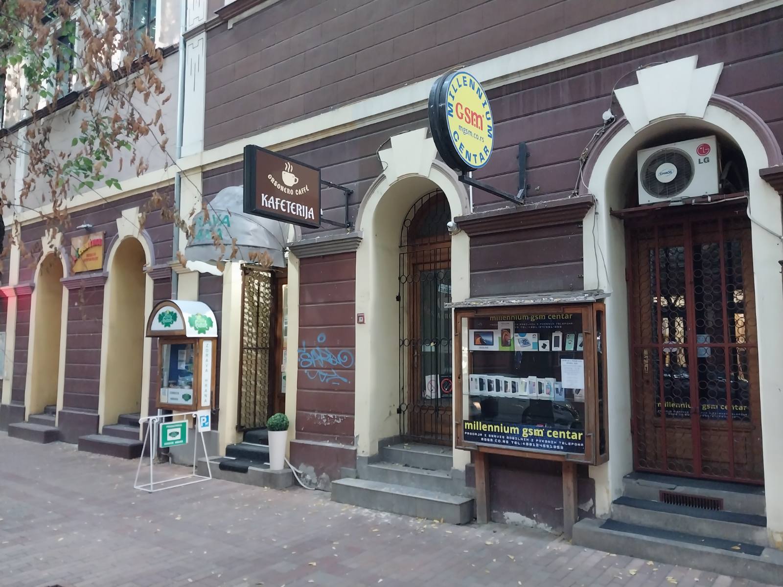 Centar, poslovni prostor sa podrumom i galerijom!