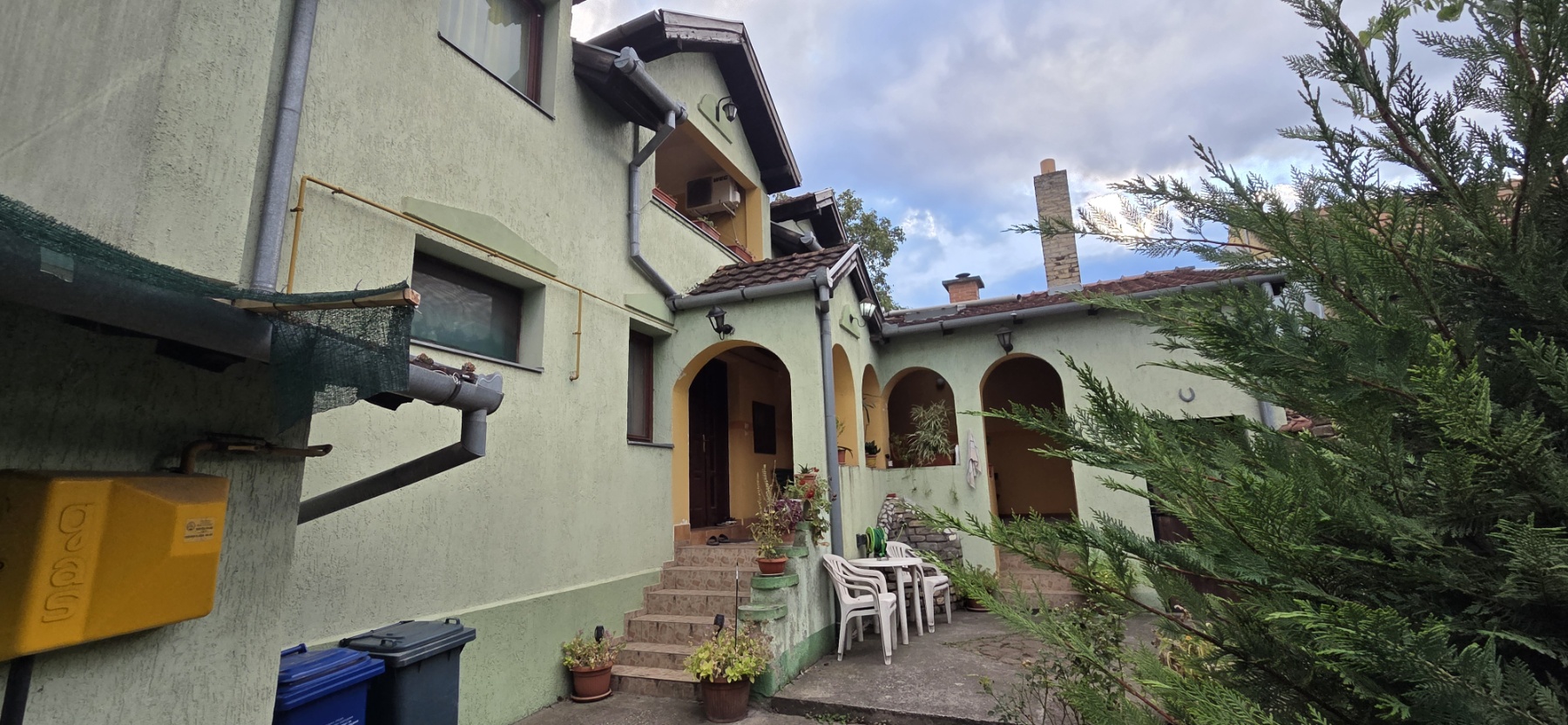Novo selo, porodična kuća sa potkrovljem!