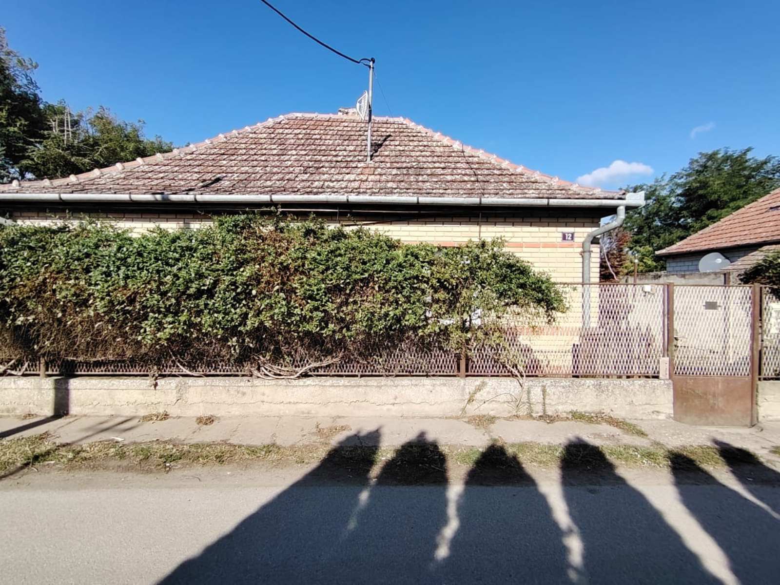 Mali Bajmok, prizemna samostalna kuća.