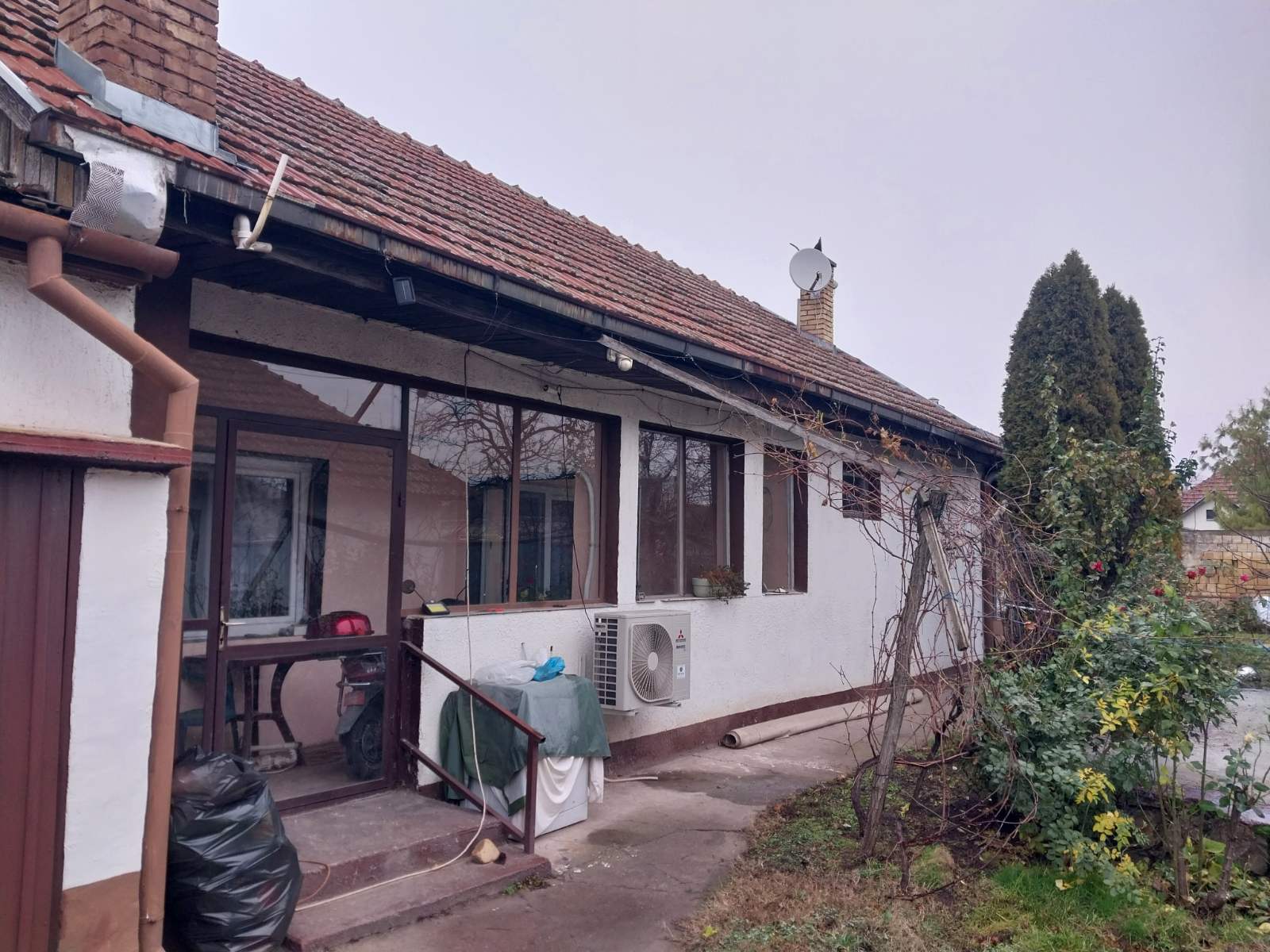 Dudova šuma, samostalna trosobna kuća na zajedničkoj parceli!