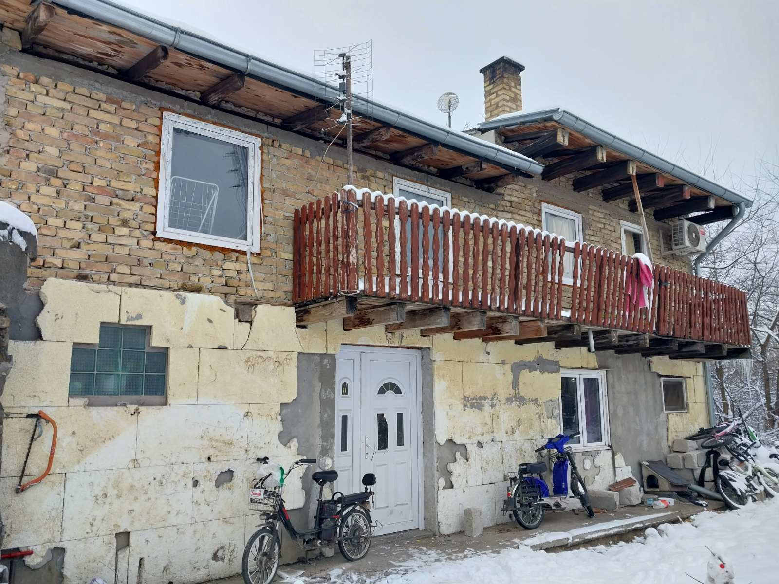 Dudova šuma, kuća sa potkrovljem za adaptaciju!