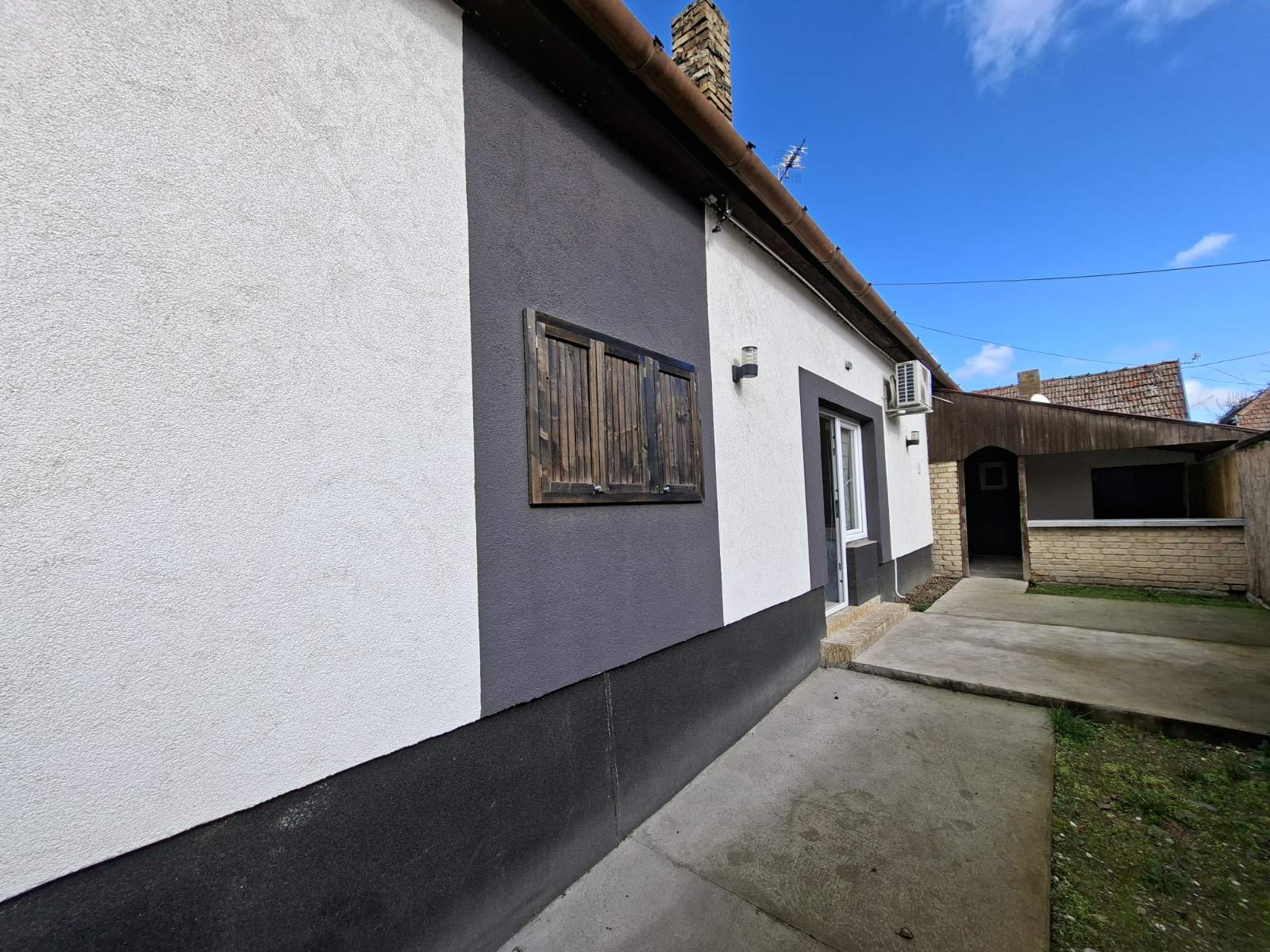 Centar II, kuća sa dva apartmana!