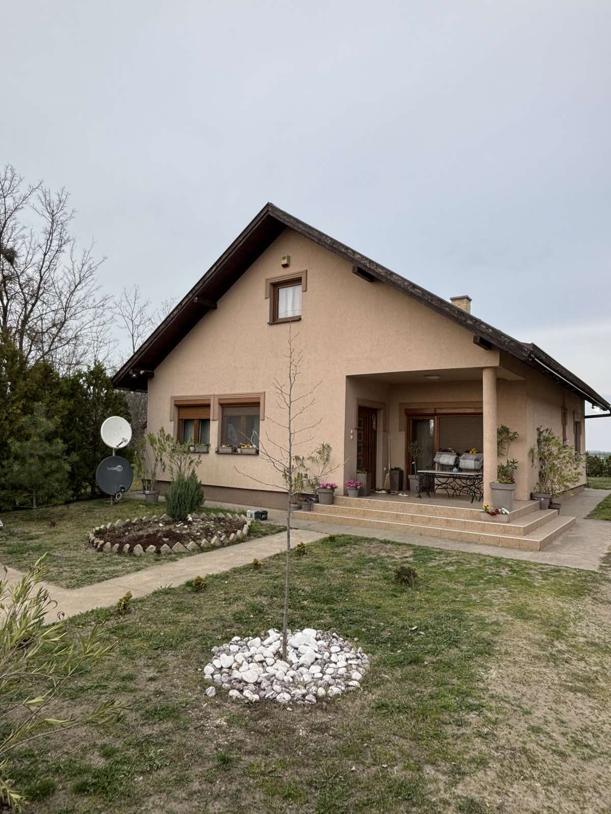 Ljutovo, porodična kuća.