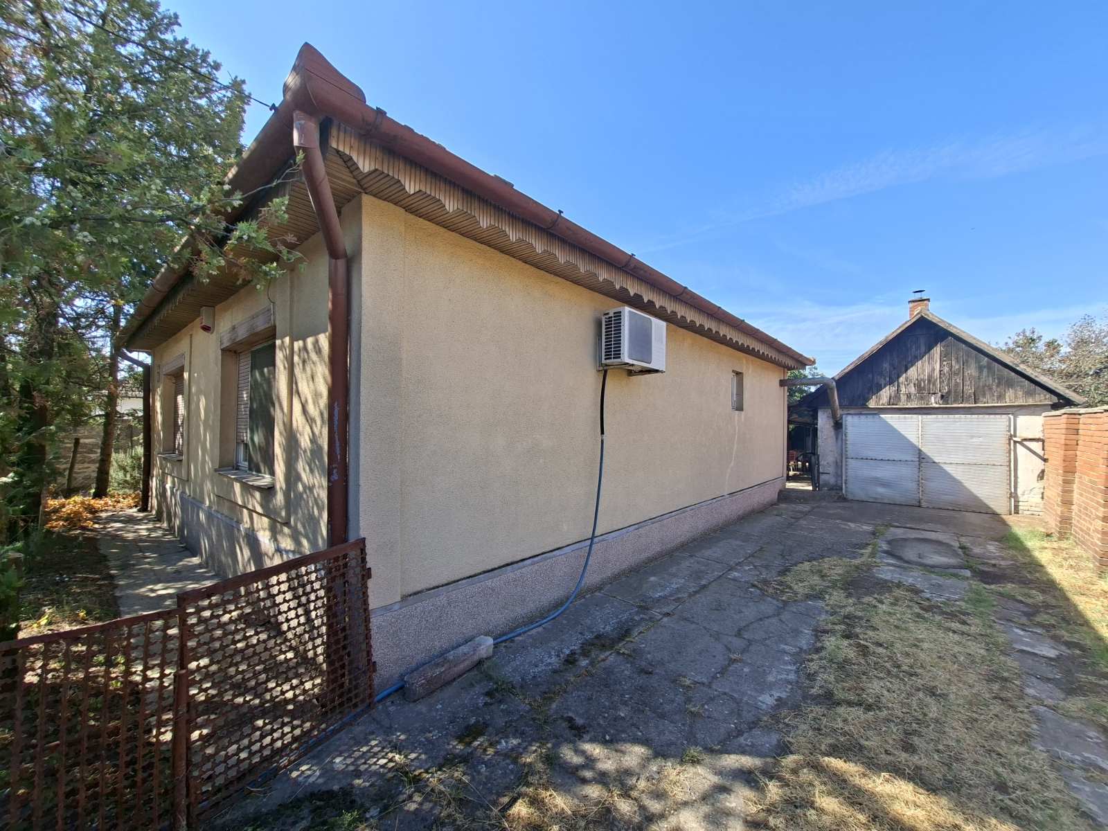 Srpski šor, samostalna kuća na većoj parceli!