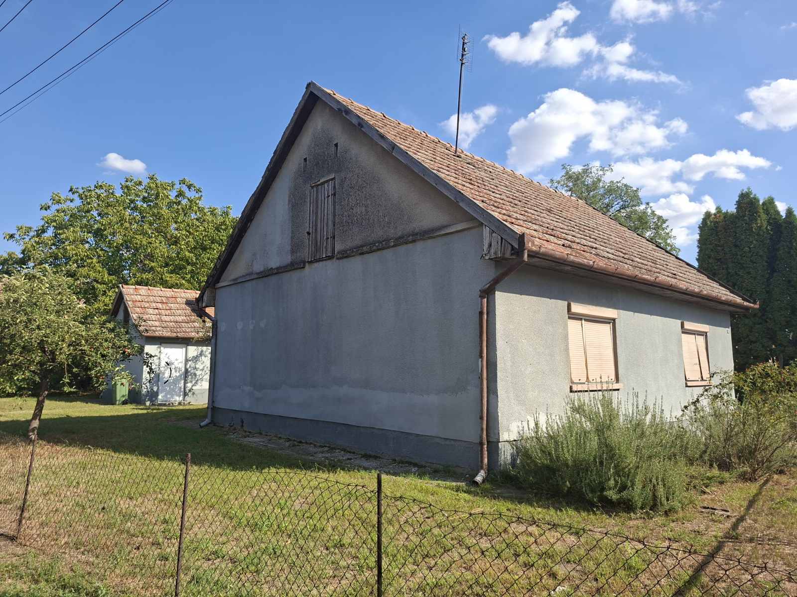 Novo selo, samostalna prizemna dvosobna kuća!